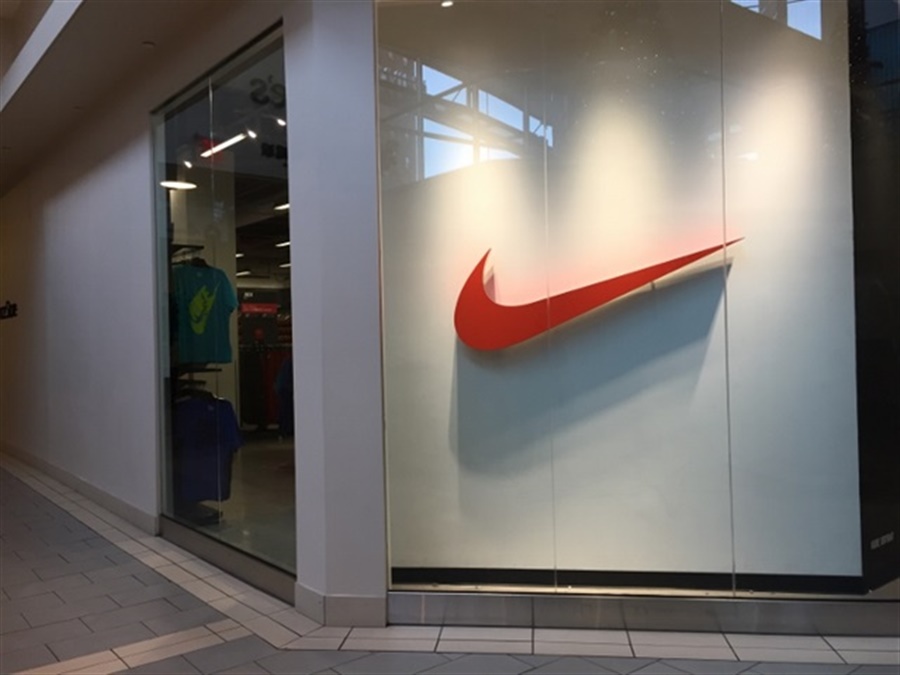 nike college point